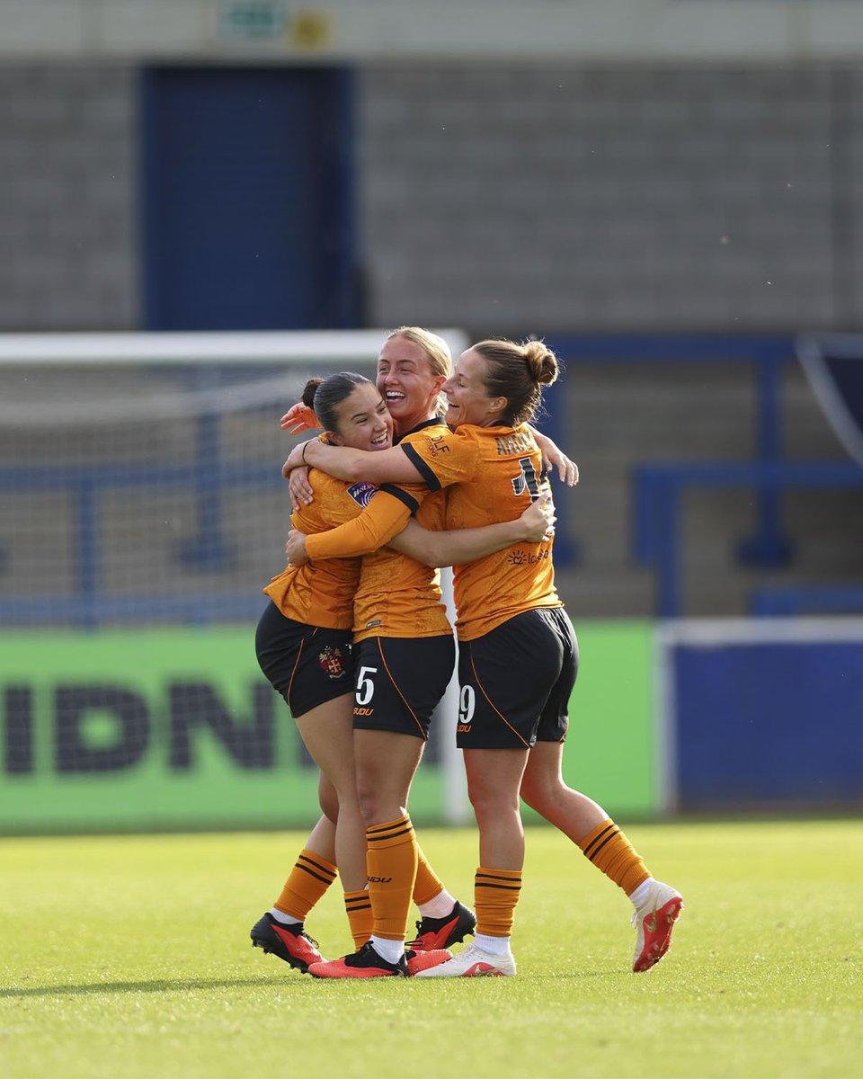 WolvesWomen's tweet photo. Scored a screamer ✅
Scored a penalty ✅
Player of the Match ✅

Not bad for a centre-half, @abbi_jenner 🤧 https://t.co/oPmYsbVqCt