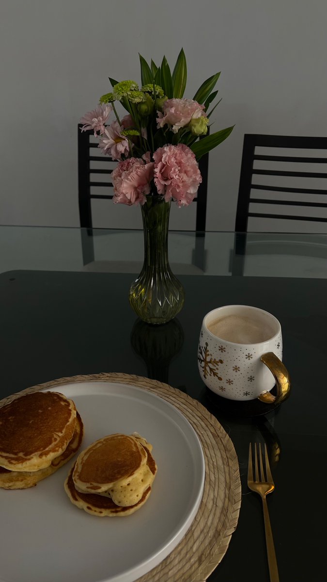 Mentesangrando's tweet photo. @Guarromantico_ Imagínate perderme y yo en mi depa haciendo hot cakes, café y escuchando a los pajaritos :) https://t.co/RDZczuoeUu