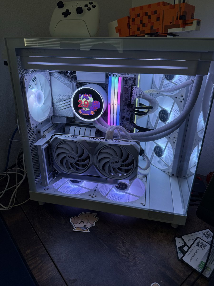KitTheFops's tweet photo. Rate the build lol https://t.co/RrEvtqr2lt