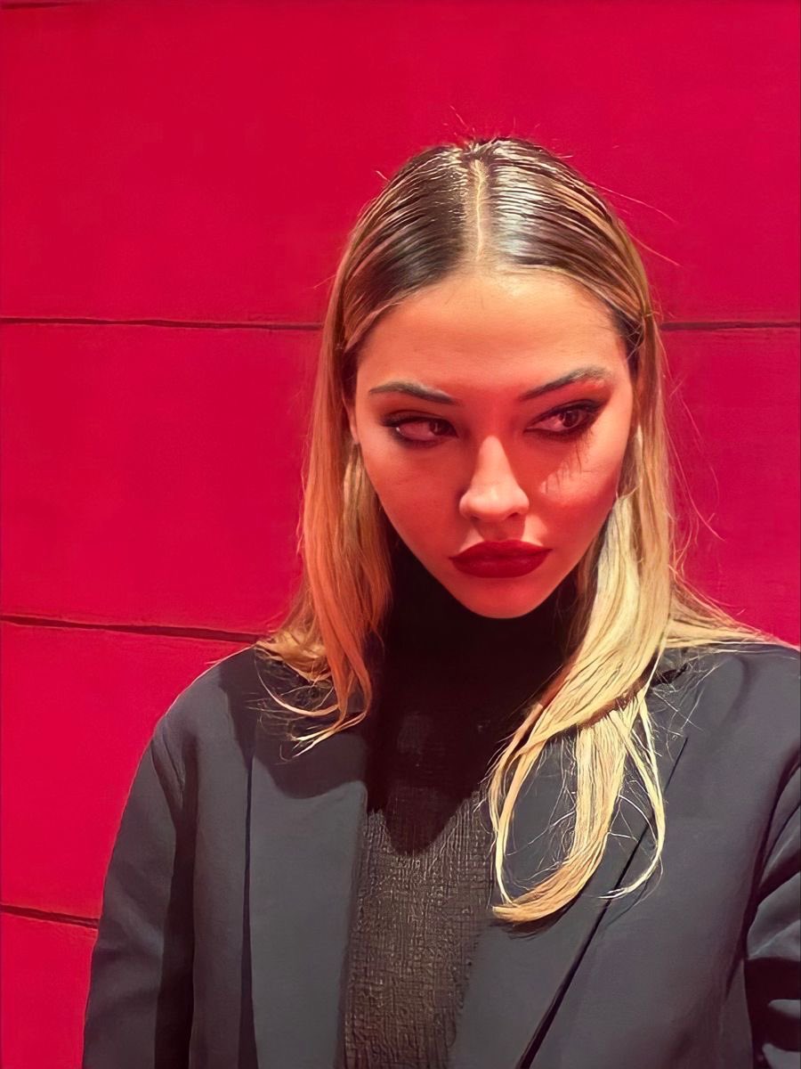 clinesbelmont's tweet photo. idk if u realize how unreal madelyn cline’s beauty is. all women are beautiful, but she was clearly god’s favorite creation https://t.co/nKvx7amtg7