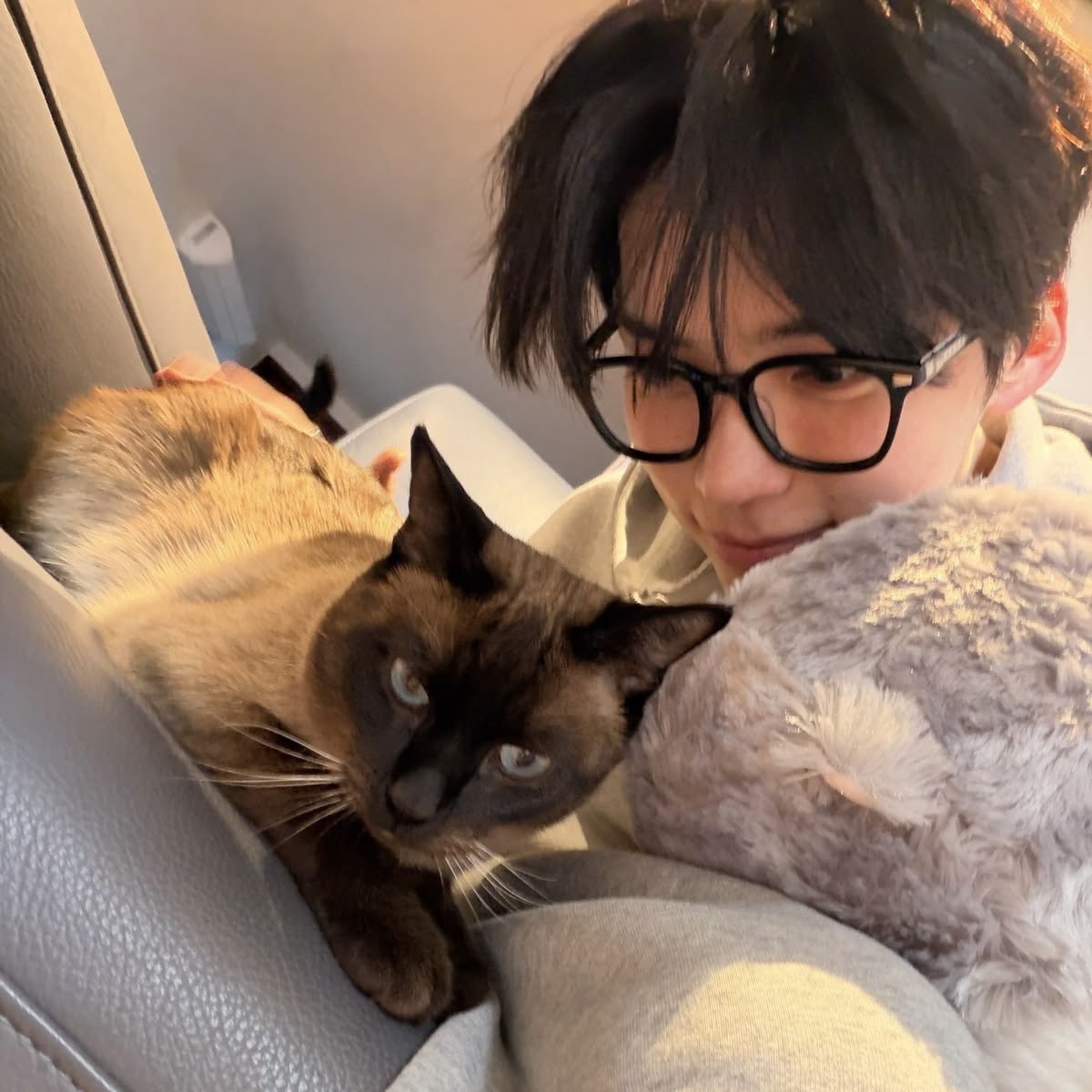 gyubwz's tweet photo. hi! im looking for #kpoptwt moots 🫶🏻

#moothunt  !!

⋆˙⟡   20  (06)﹒ she / her ﹒ 🌷
⋆˙⟡   not new to #stantwt. #kpoptwt  !!
⋆˙⟡   mostly : zb2ble  (๑•᎑•๑)⠀

♡ / ↻   =   us  being  moots  !!

i like a lot of other groups and every fandom is welcome <3 https://t.co/NE42zeCgpk