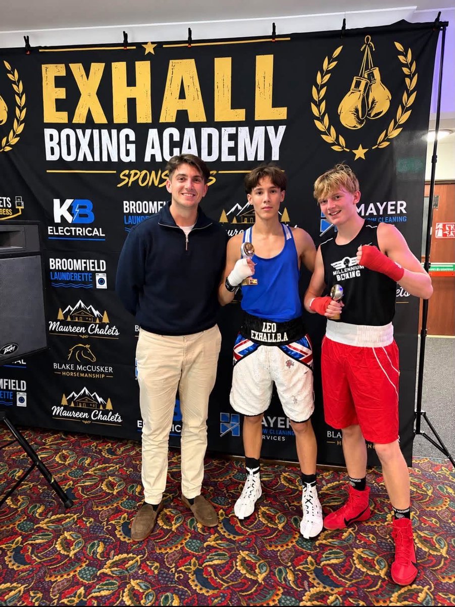 _GeorgeFinch's tweet photo. A huge thank you to Exhall Boxing Academy for the invitation to your Fight night 💪🏻

What a great atmosphere, so many enjoyable fights and some amazing fighters 🥊

It was a pleasure to award one of the winners 🏆

Great company too with, Cllr Neil Garland, Cllr Bobbie Greenwood, Cllr Ali Brassington, Cllr Chris Morris and Mr Mayor Cllr Colin Cape.
