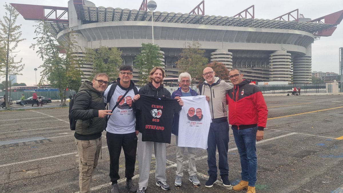DiegoAlbanese78's tweet photo. @NonEvoluto 
@MarcoRN70 
@CCignale 
@andrea_e93 
@MilaniFabrgnp3 
FOR EVER ❤️🖤 https://t.co/HKPeorsMzh