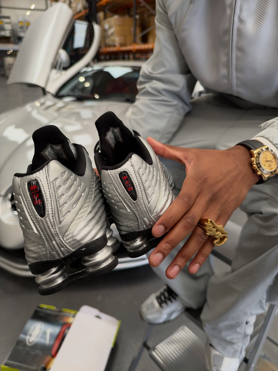 ModernNotoriety's tweet photo. CORTEIZ x Nike Shox R419 "Silver Surfer" ✨ @CLINT419 https://t.co/zjYTgDYtvL