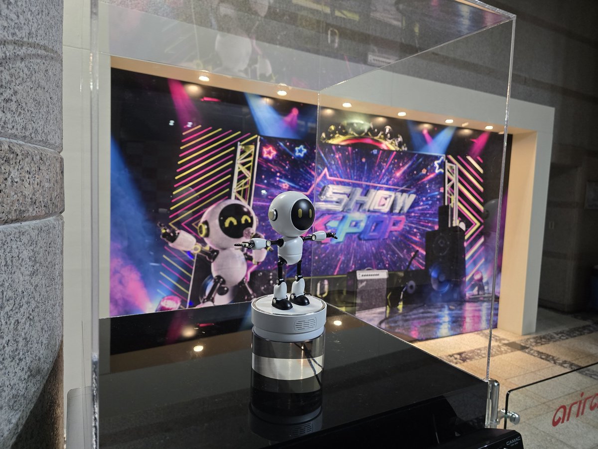 ChaimaC37154's tweet photo. 🏆🥹 The @showkpop_live trophy is SO CUTE! 😍💗
READYs, LET’S VOTE FOR X:IN! 🗳️❤️‍🔥 Every vote counts, so go vote now and let’s win this trophy for our girls! They truly deserve it! 🥹💖
#XIN #엑신 #ChainReaction #ZZIRIT 
@X_in_official @luisasonza #luisaSonza https://t.co/6N5ikWpsQx