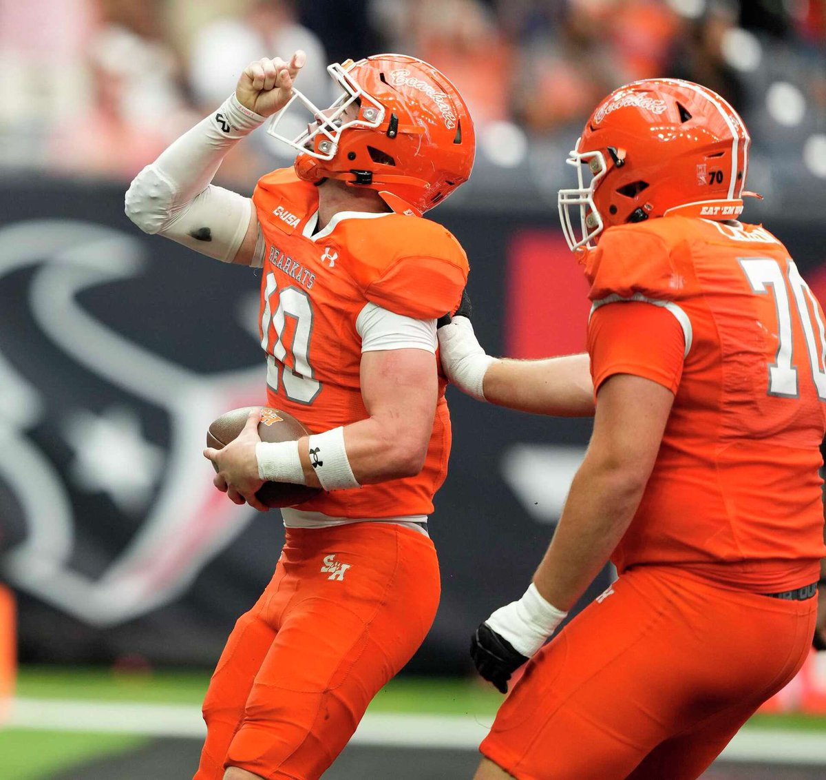FCRecruits's tweet photo. LETS DISCUSS RECRUITING 
(We Build Relationships)

C/o 27, 28, 29 &amp; 30! If You Are Interested In Playing Ball Down At Sam Houston State  ( @BearkatsFB ) COMMENT film, RETWEET &amp; DM us. Sending Over Playmakers For Evaluation.

COACHES or PARENTS Reach Out!

#TheHome🏭🏈 https://t.co/70FHRxIy9p