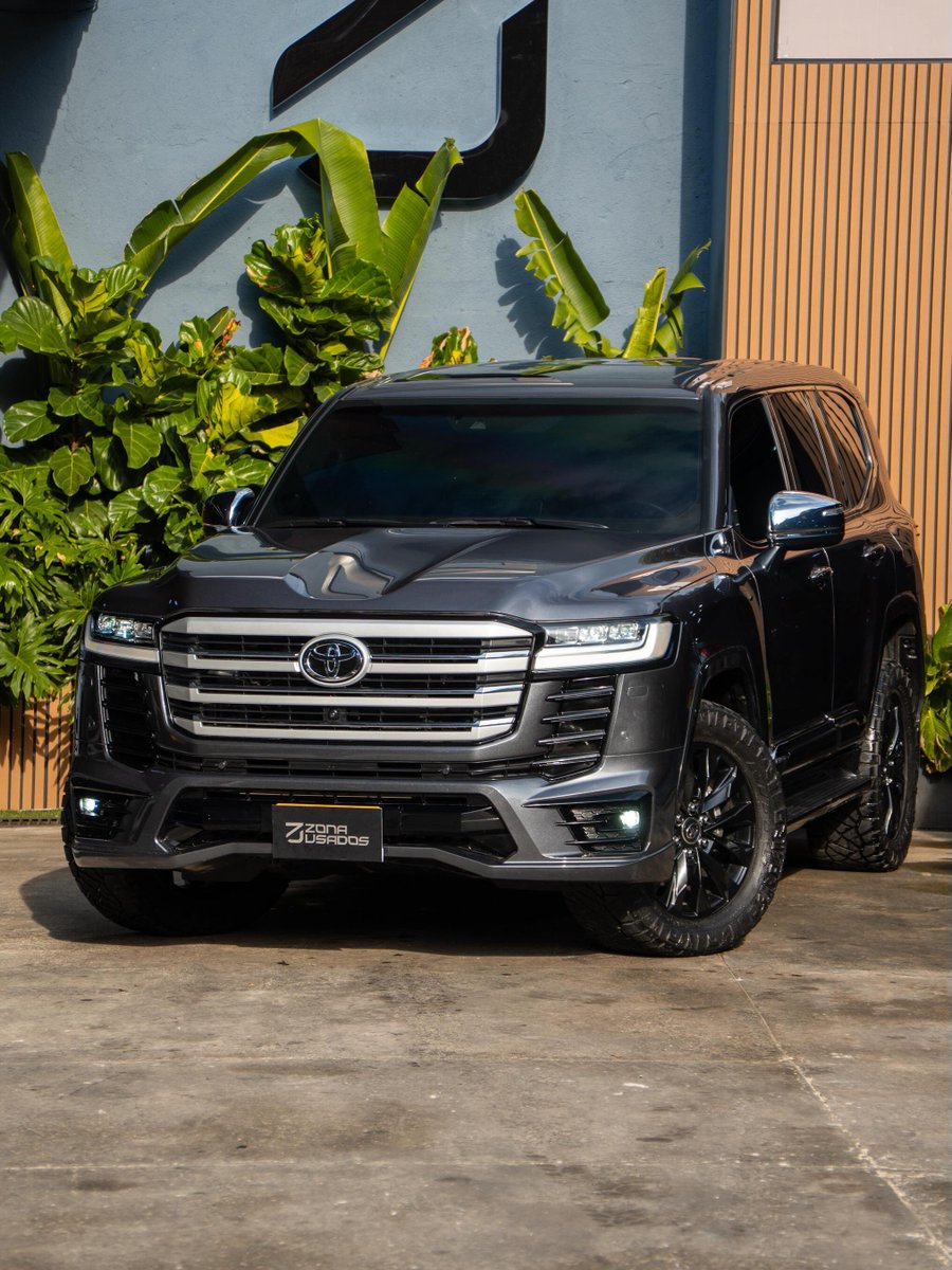nocarcontext's tweet photo. TOYOTA LAND CRUISER 300 🖤🖤 https://t.co/IFRxrCaXQW