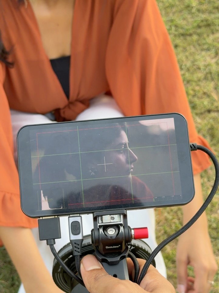 hurremgrs's tweet photo. Behind every frame is a search for the right light, the right moment, and a story waiting to be told. A little behind the scenes from a shoot with Simran. Sometimes the final image is only half the story. https://t.co/kPjKzymME3