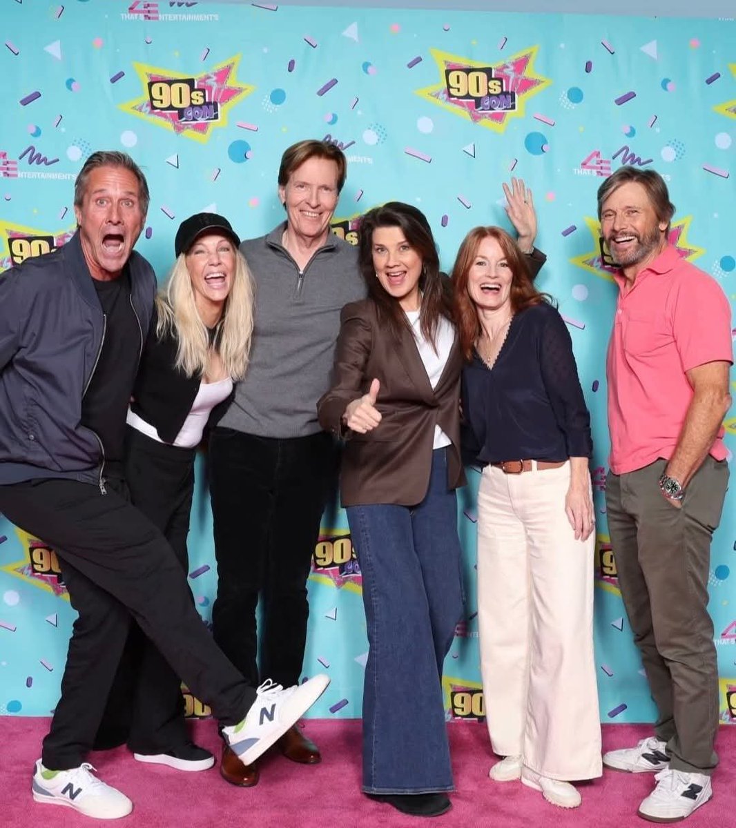 MelrosePlace92's tweet photo. #MelrosePlace reunion at 90s con @RobEstes8 @HeatherLockleer @GrantNoShow @JackWagnerhpk https://t.co/yaYaks0Rm8