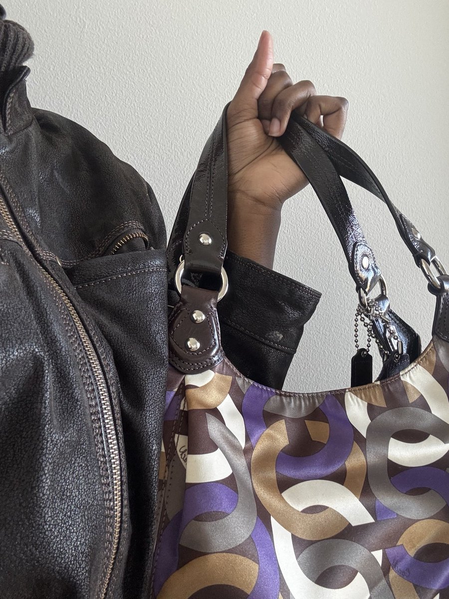 antifigs's tweet photo. #overthemoon because I found a bag that goes with my Fall/Winter jacket rotation https://t.co/ske20m0Zo2