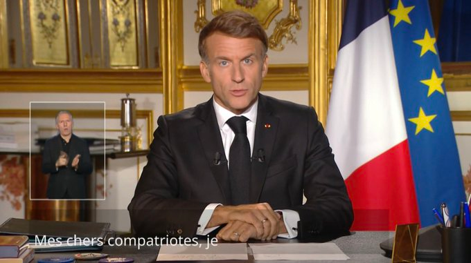 Forhalinton's tweet photo. Je suis la seule à ne pas avoir regardé l’allocution de Macron à 20 h ? 😂 
Si vous aussi, vous l’avez zappée, faites exploser ce tweet et partagez-le au maximum ! 🔁🇫🇷
#Macron20h https://t.co/gEHXt1mItM