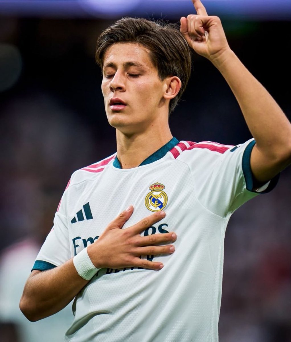 the_marcoli_boy's tweet photo. we just found our deep lying playmaker https://t.co/Sn1PtDzh8b