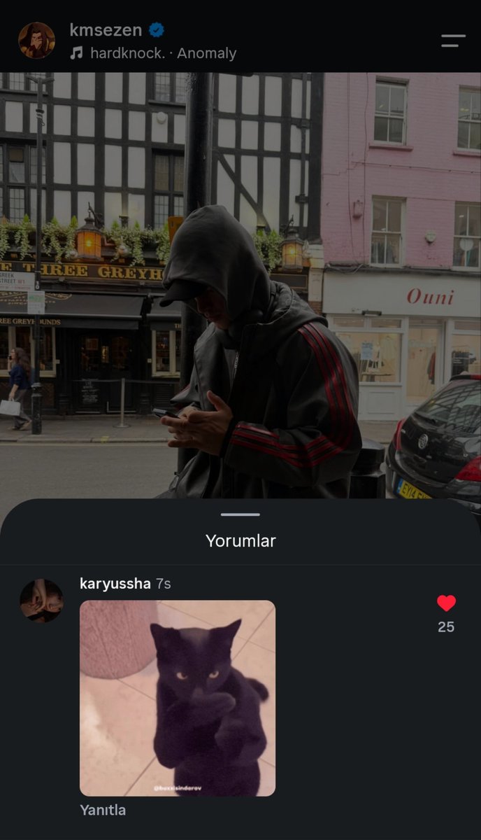 kmsezenn's tweet photo. Onların baldız enişteliğine bayılıyorum ama Karya'ya canlı yayında Kaan'nın oynadığı dizilerini izledin mi diye sordum hayır dedi bu üzdü 🥲 https://t.co/bWsbptbL2W