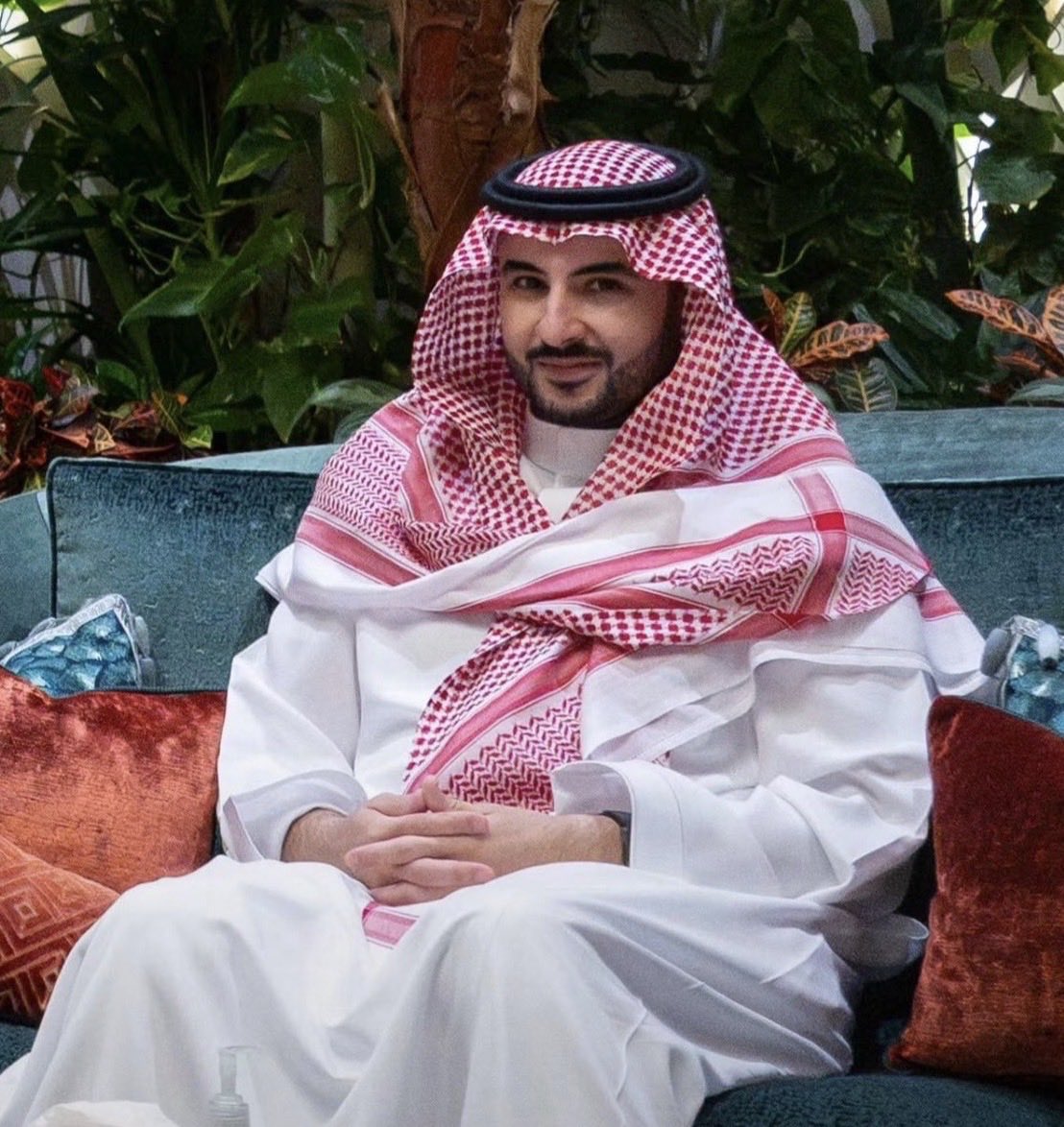 yx0dv's tweet photo. @yyaa11M @Alhrbih3632 لغة الجسد تقول انه خلودي مستحي وخايف 🤣 https://t.co/3azLaOft7U