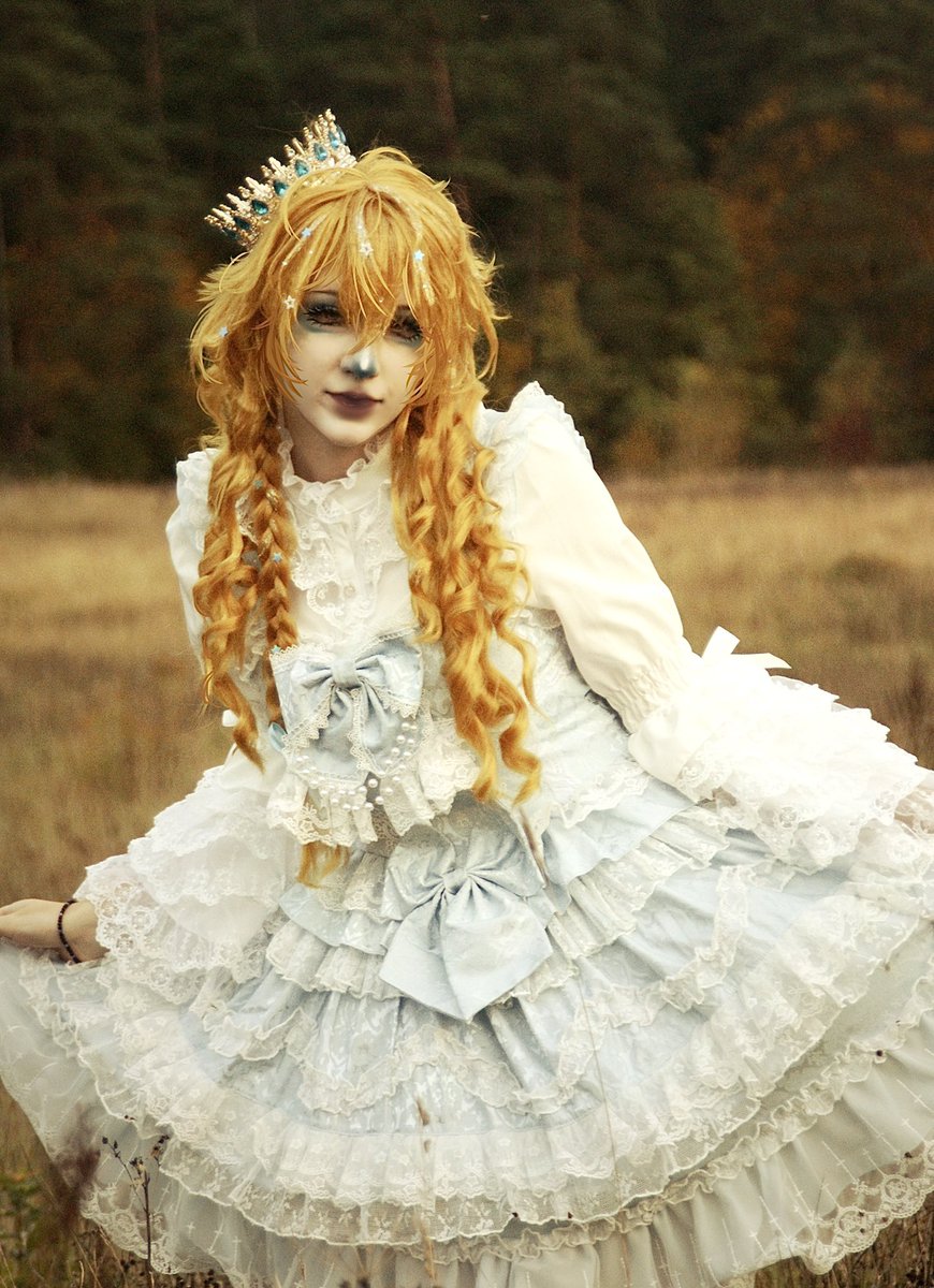 ethmvi's tweet photo. i usually do not post my cosplays on twt but i really love these princezam photos👀👀 
#princezam #princezamcosplay https://t.co/cLkq91uBtY