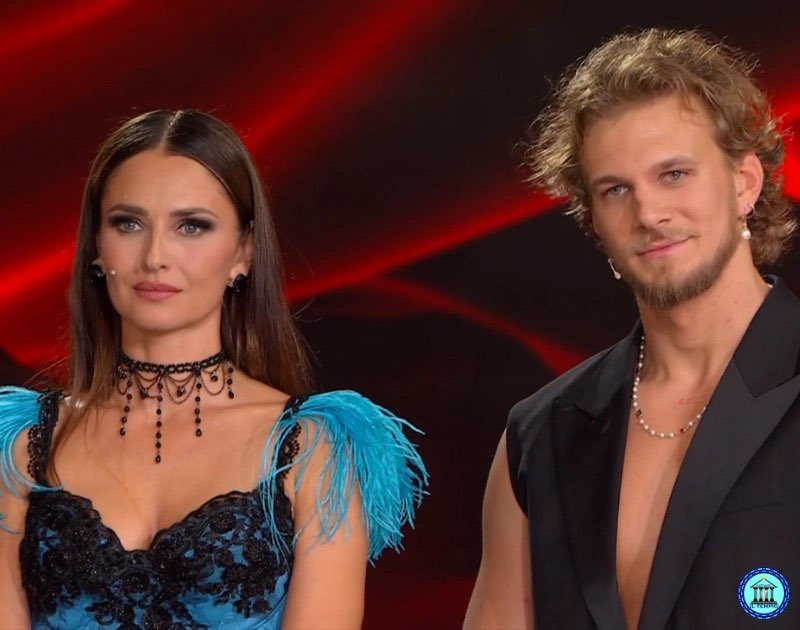 IlTempioNews's tweet photo. Ballando con le Stelle, Anna Safroncik e Leonardo Lini l’incompatibilità caratteriale dietro i malumori #BallandoconleStelle #AnnaSafroncik #LeonardoLini #incompatibilità #scontro https://t.co/aqK0ofgWUP https://t.co/nlPY8NqUm7
