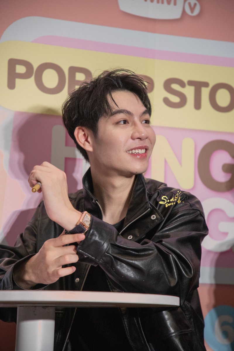 BaiNan_nan's tweet photo. 😼

#GMMTVPOPUPSTOREINHONGKONG 
#FirstKhaotung 

FKMU POPUP HONGKONG 2026 https://t.co/uzD0HmbDdu