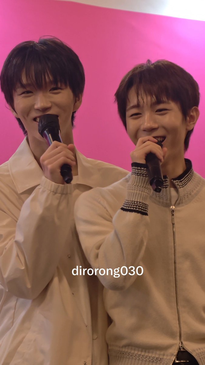dirorong030's tweet photo. 20261018 3회차 미니 팬미팅

🦦 료 사랑해~~
🌳 봤어? 봤어? 답장해줘 답장해주세요
🦦 사랑해
🌳 와락
🦦 료 하트 재희

대영이가 나한테 자랑하는 거 같기도 하고 무튼 개라다이스 만만세~~☆

#재희 #JAEHEE #료 #RYO https://t.co/i97vxHh0Nm