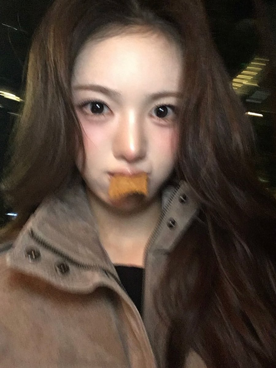 heartkiiikiii's tweet photo. #samemood https://t.co/WyQ94hu0Io