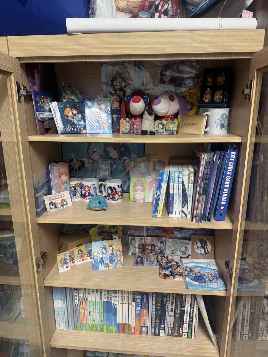 Wayne_airway's tweet photo. 買箱箱的的周邊買的這麼瘋原來在我高中就已經初見端倪了🤣高中那時超級瘋高捷少女到處收四位一期的周邊，甚至一天只花50塊在早餐 https://t.co/LLYJGZQQZc