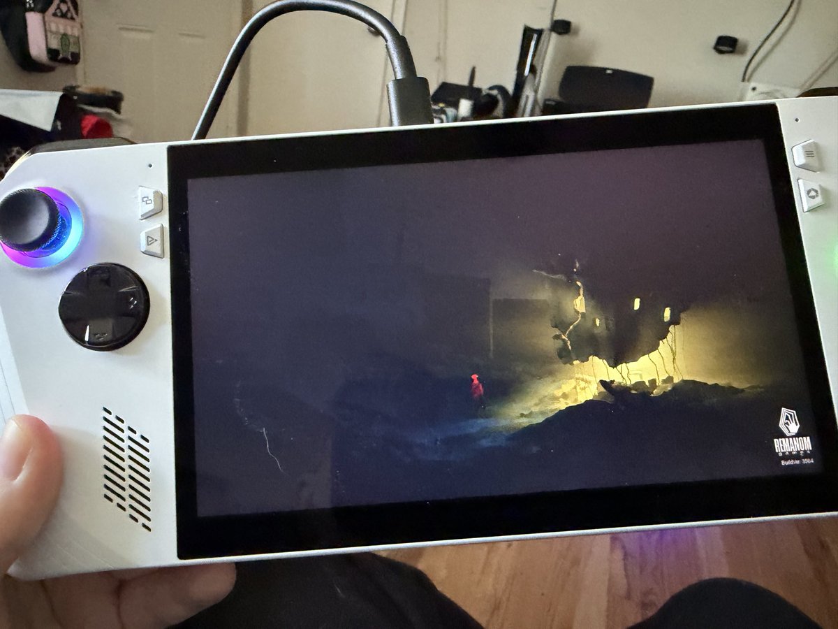 RemanomGames's tweet photo. Why yes, you CAN play our upcoming demo on a #ROGAlly ! Try it for yourself when the demo drops on 10/26.
@ASUS_ROG
#RemanomGames
#Unhappening
#horrorgame
#sidescroller https://t.co/lpWJOcWzam