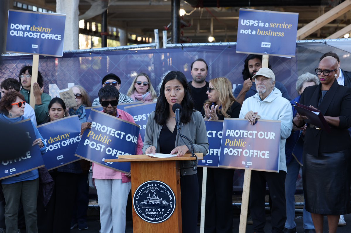 RepPressley's tweet photo. 87,000 Allston-Brighton residents shouldn’t depend on just one post office for the services they need.

That’s unacceptable.

That’s why we’re calling on @USPS to keep their word to this community: reopen the Allston post office &amp; restore daily service NOW. https://t.co/JaxUozjkJm