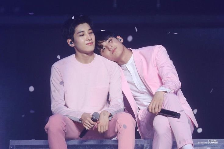 gyuwonbabes's tweet photo. wonwoo, who'd jump in to save mingyu despite not knowing how to swim

wonwoo, who stays with mingyu through the dinners despite not drinking

wonwoo, who always encourages and affirms mingyu

wonwoo, who gives mingyu his undivided attention

wonwoo, who's mingyu's safe haven ♡ https://t.co/B3ffvPDSBR