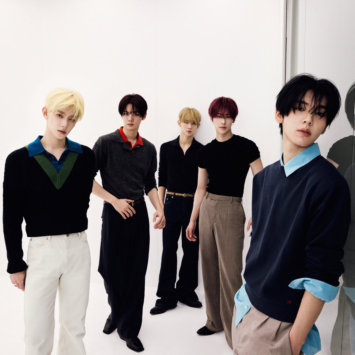 OneilyMusic's tweet photo. AND2BLE unveils the tracklist for their 2nd mini album ‘Sequence 02: Attraction.’

1. Haunted
2. French Kissing (Title)
3. Potion
4. Beautiful
5. Worth It https://t.co/cxHdeHk5Na