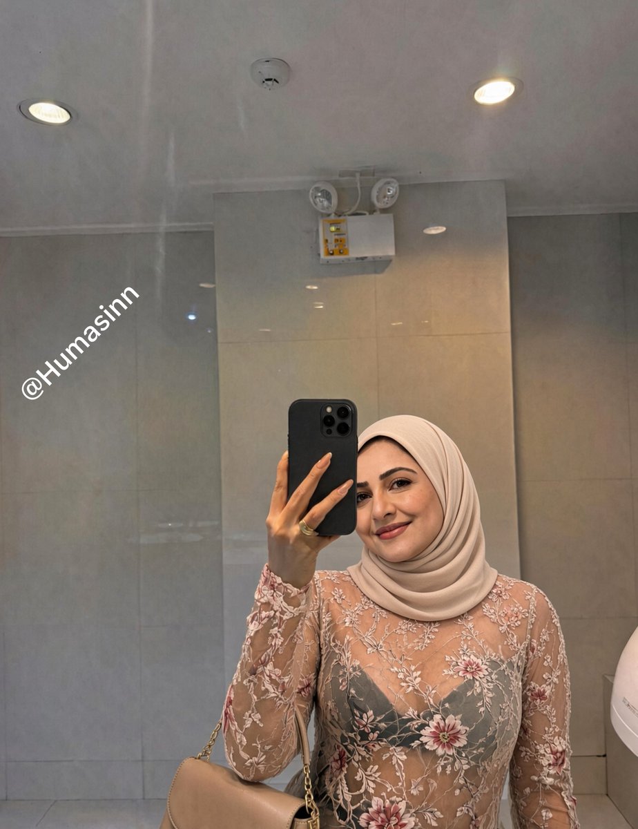 Humasinn's tweet photo. “It’s Sunday, so a little softness is needed.
Hijab on, floral sheer, and modesty has its own unique charm. 😌
#HijabiSunday
@Rahul643330 @alizey_liz
@alima_sadaf @SYEDANAILAJUTTI @Sadia_khan26 @zsaifer01 @ZainabRizvi0 @zainabzehra604 @Juhainaaura @VijaySharma6180 @vishaaallll_1 @Bahayaourat28 @mianagma999 @Fizanaqabi @LustinessMyra @Husnaansar0omb @hijabi_syeda @haseendoshiza @hayyaasyeda9 @Hbullsandeep @UrUncut_daddy @DaddySanatani @QueenIshaani @Raghusarahn98 @h_raj1919 @vikraantthakur2 @Yourmasterkapil @itsdominic_69
