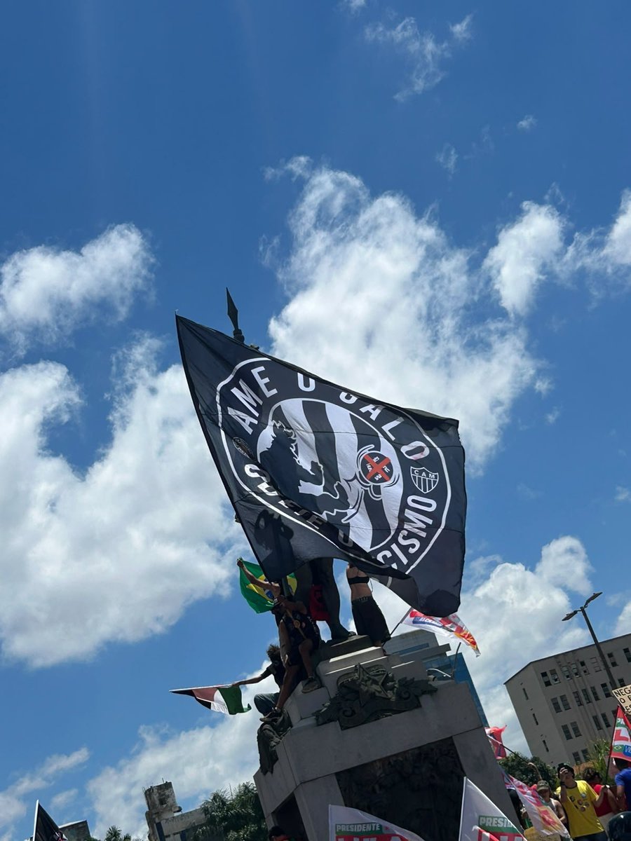 atleticxmg's tweet photo. galo é revolução https://t.co/CD5eCCANch