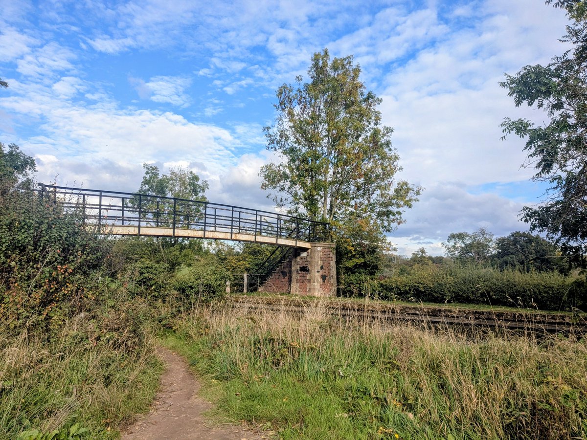 clairevhill's tweet photo. Walk today, bit chilly! #Knowle #canal https://t.co/AOYREeuvSP