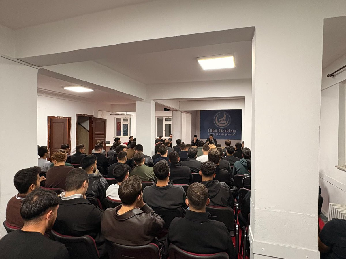 Ulku_Ocaklari's tweet photo. 📚Ülkü Ocakları Güz Dönemi Haftalık Seminerlerimiz Türkiye’nin dört bir yanında yoğun katılımlarla devam ediyor. 

Bu hafta gerçekleştirilmiş olan seminerlerimizin konu başlıkları:

- Devlet Felsefemiz ve Türk Milliyetçiliği 
- Dokuz Işık Doktrini https://t.co/DXfLyaGoAk