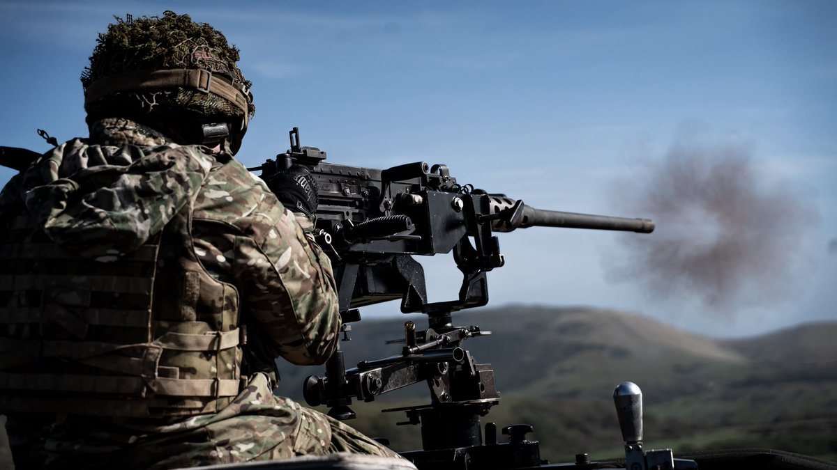 RiflesRegiment's tweet photo. The HMG .50 Cal — heavy firepower within the British Army. Chambered in 12.7×99mm NATO, it provides long-range fire support and is designed to engage a range of targets. Its versatility allows it to be deployed in various roles, including vehicle-mounted applications. https://t.co/VQCc130Dpc