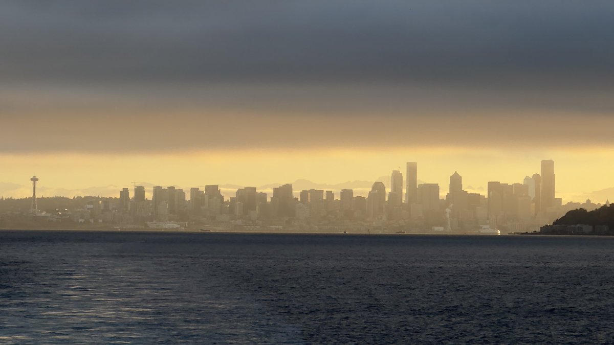 stuckpx's tweet photo. Seattle Fall Sunrises - Astonishing! @komonews @KSeattleWeather from this morning’s bremerton ferry! https://t.co/GHbcKff4Ay