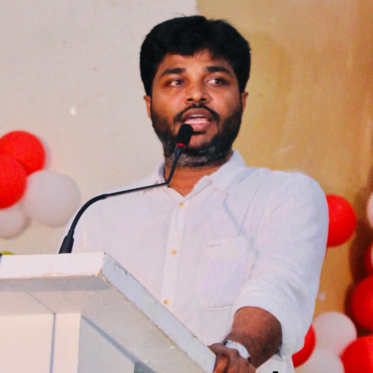 vinodkumaraguru's tweet photo. జనసేన పార్టీ రాష్ట్ర అధికార ప్రతినిధులు అయినటువంటి 👇👇👇

@Keerthana_JSP గారు
@RayapatiAruna గారు
@DasariKiranJSP గారు
కూటమి బలపరిచిన జనసేన కార్పొరేటర్ అభ్యర్థులుగా నామినేషన్ దాఖలు వేశారు 🤝✊💥🦁

@JanaSenaParty @PawanKalyan 
@itsRamTalluri @JSPVeeraMahila @JSPShatagniTeam https://t.co/84JQ8tUqIL