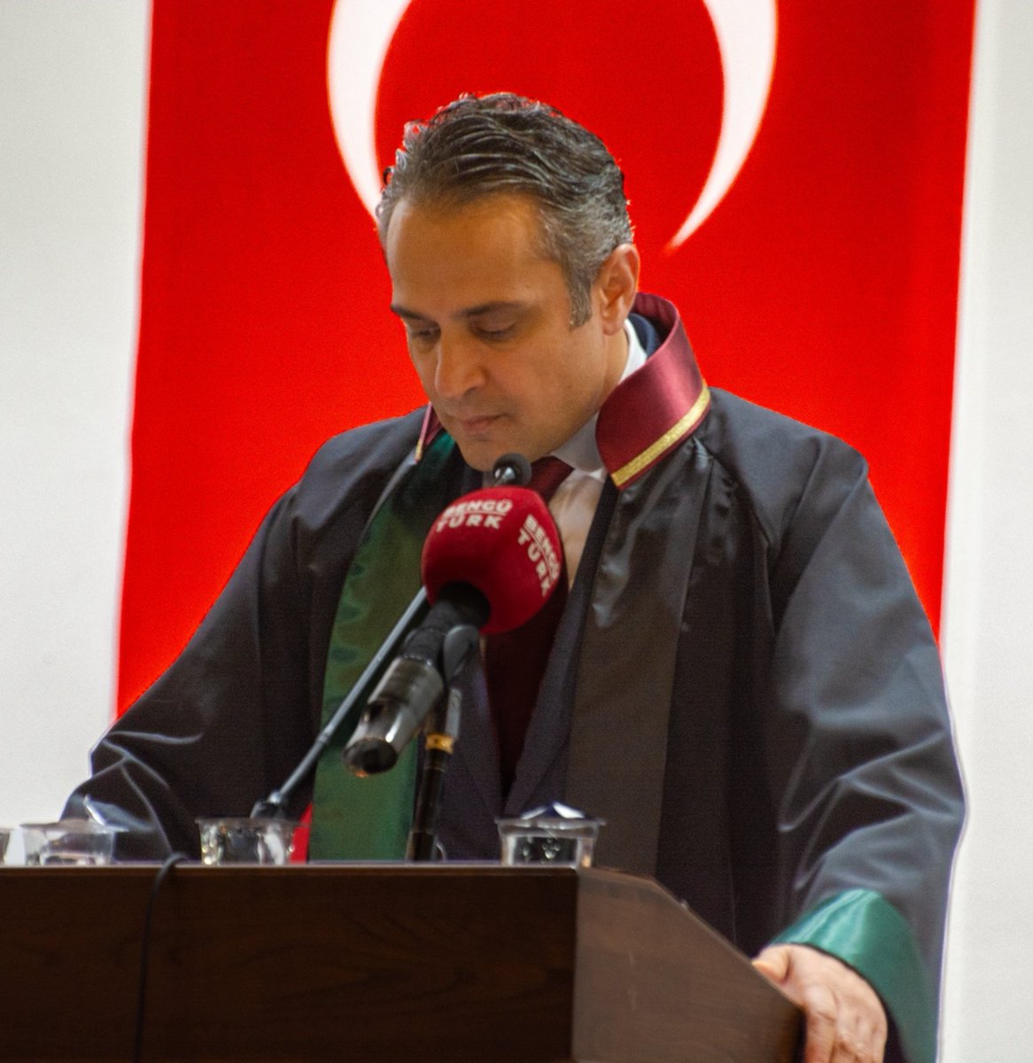 ulkucuhareketr's tweet photo. SON DAKİKA

Ankara 2 No’lu Barosu Başkanlık seçimlerini, Av. Muhammet Kürşat Üçüncü kazandı. https://t.co/z0PsnBnBb3
