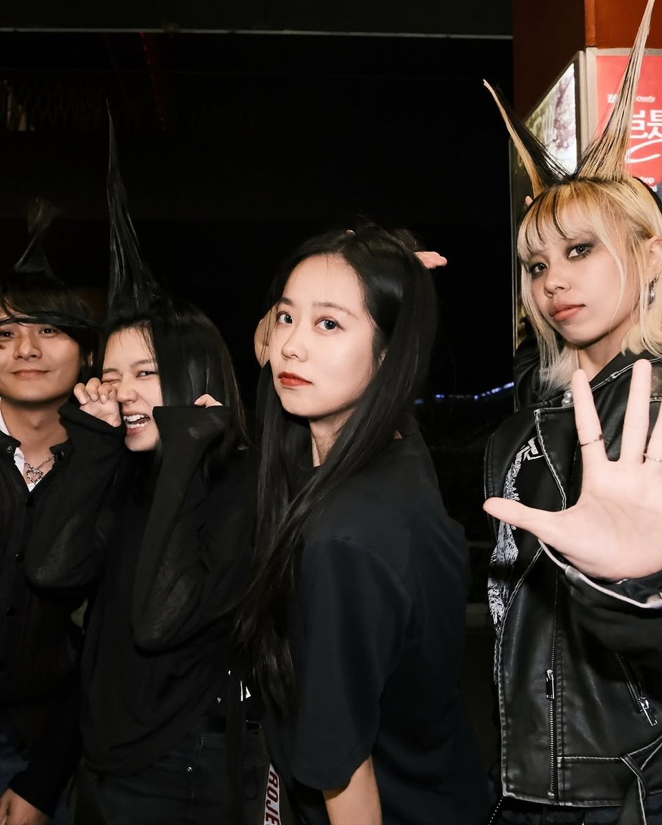 damnably's tweet photo. repost from #xiaowang super drummer 
@sweetheartbabyzaozao Had so much fun at Cheezy Music Festival !#livemusic #bandlife #womeninrock 📷：WaTu、扑火 https://t.co/eK0w1jzCL4