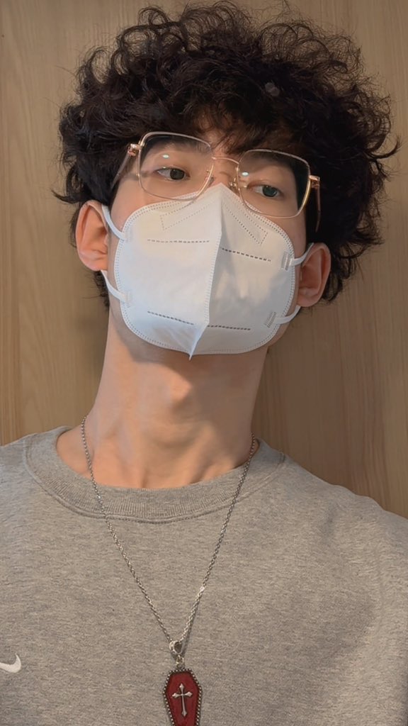 jwei1205's tweet photo. 👀
#0m #0s #1m #bottom #top #kiss https://t.co/2uwOOINc7t