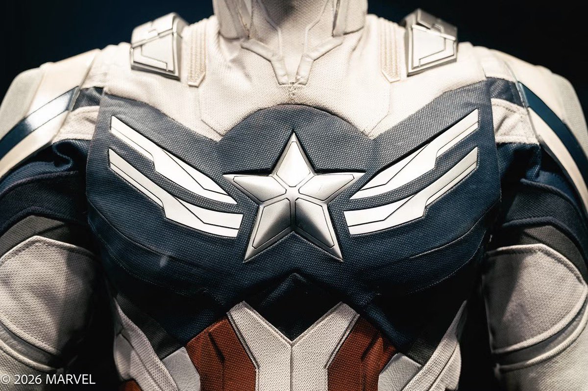 UpdatesCAP4's tweet photo. The Houston Museum of Natural Science recently posted the Captain America suit from ‘THE FALCON AND THE WINTER SOLDIER

“🥰 Stay tuned”

(📸: @hmns) https://t.co/XEaI4TGxUi