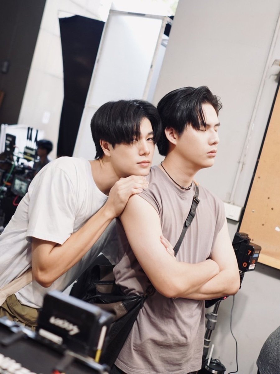 ecalost's tweet photo. เป็นภาพที่ค่อนข้าง nostalgia อย่างมาก คิดถึงวีอาร์ คิดถึงคิวพีม คิดถึงวินนี่เดอะภูวิน😭 https://t.co/gq0Y1GOqvs