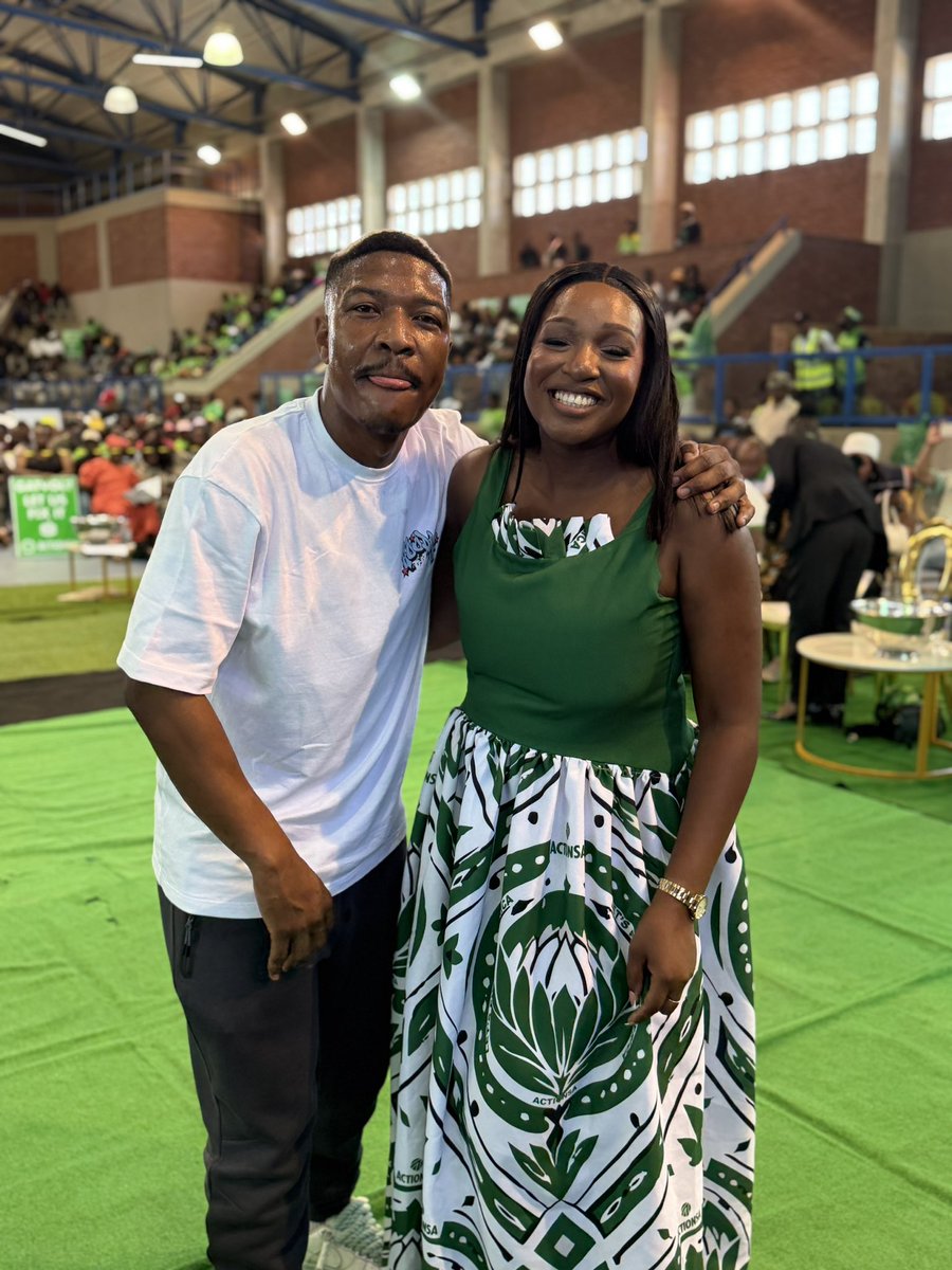 KobeMalebo's tweet photo. Lekompo artists stand up🔥🔥🔥🔥

BABETHE GASHAOZEN💚💚✅✅🇿🇦🇿🇦 https://t.co/tLZ4umE0gL