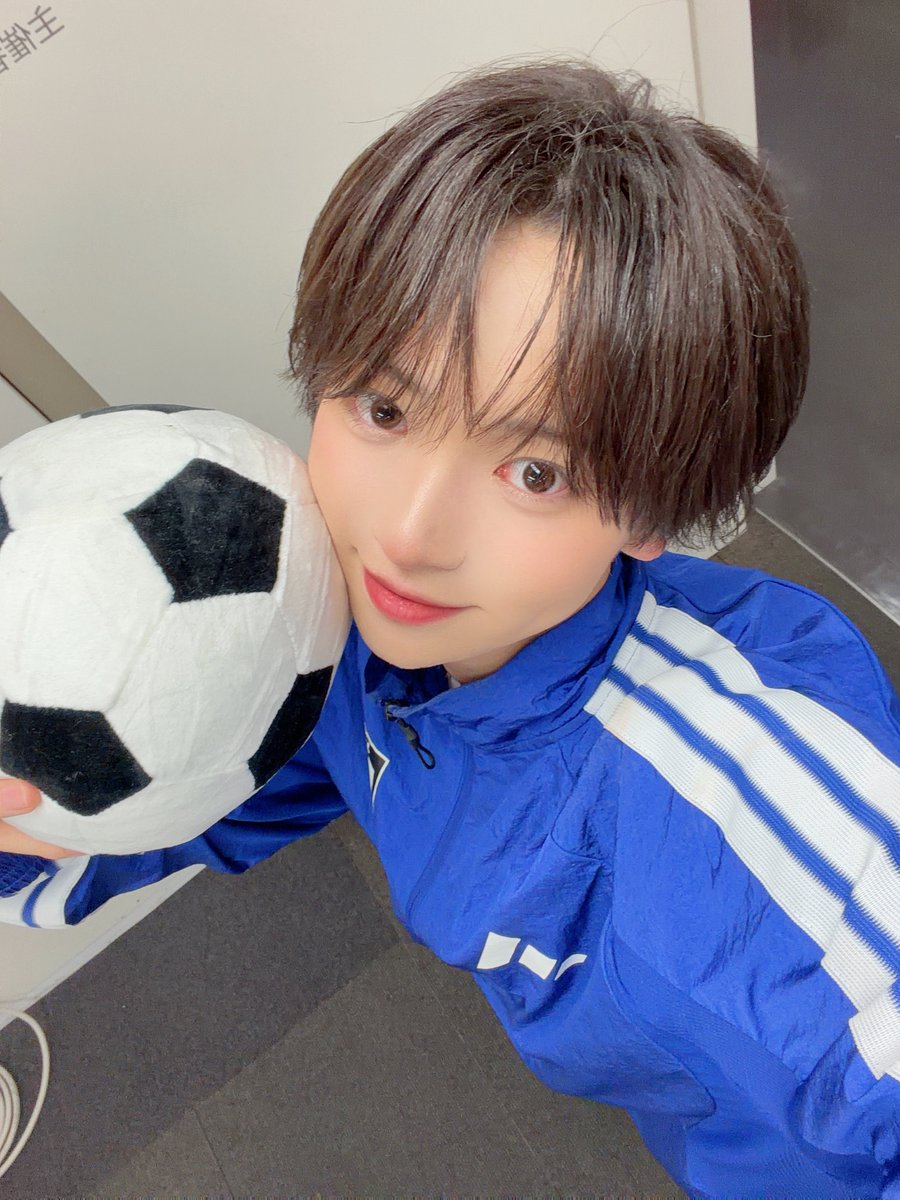 nemuta14o_'s tweet photo. 💘♡部活公演ありがとうございました♡💘

両部ともにサッカーモチベの1日でした〜！⚽️♥入場SEが変わって #らぶしっく ﾏｼﾞﾃﾞｶﾐ~✨️になったり、かんちゃんが審判してくれたりはちゃめちゃで大笑いした1日だったね🤭みんなに会えて今日も超絶幸せだったよ〜😭🫶🏻ゆっくり休んでね！だーいすき！ https://t.co/vXqfDLCGJ7