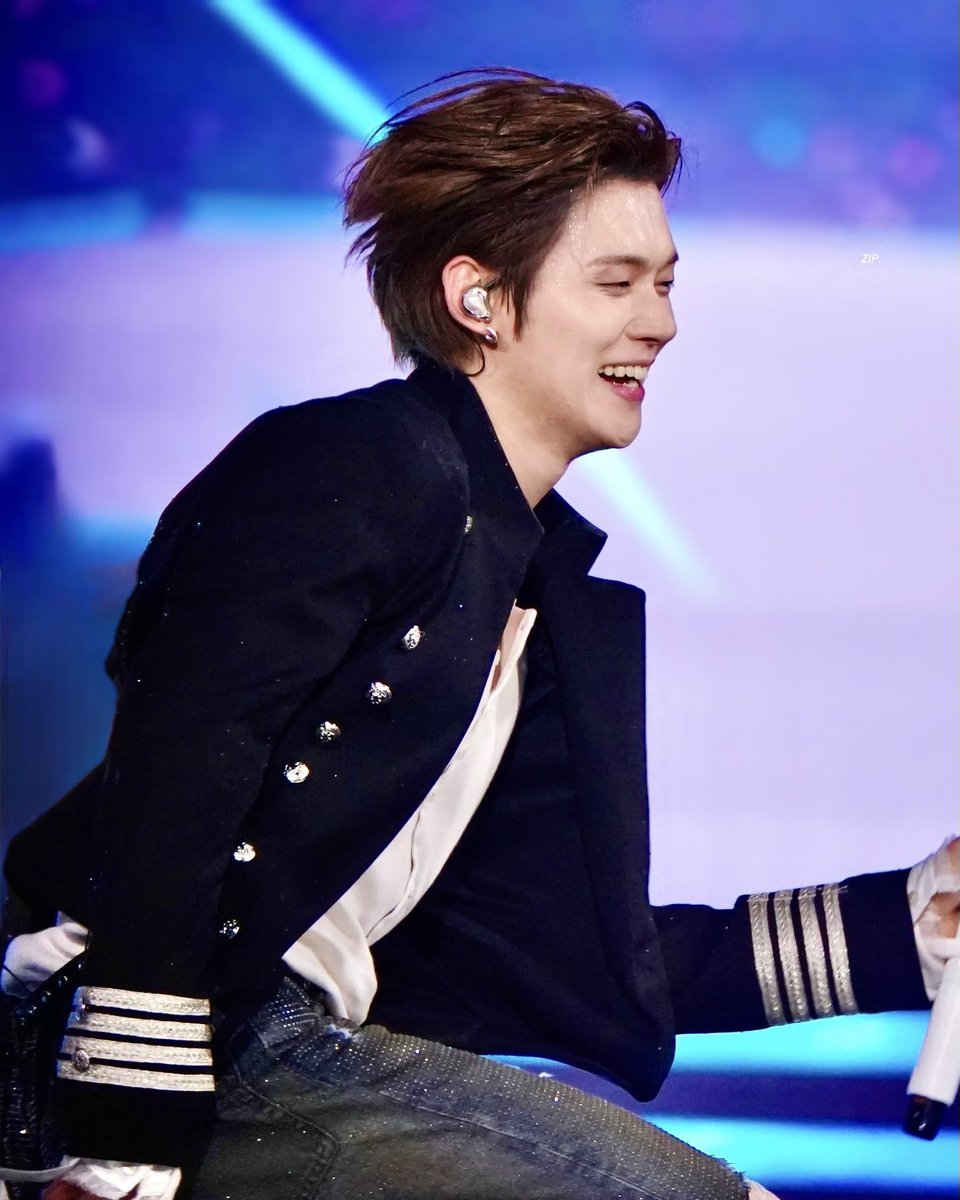 sugarrrypeach's tweet photo. 최연준 이렇게 *아기*처럼 눈 다 없어지게 웃을 때 왜 사람들이 귀여움이 세상을 구한다고 했는지 알 것만 같고 ••• 착하게 살자 이거 다 최연준이 구해준 세상이니까 https://t.co/GN9vx4QPEd