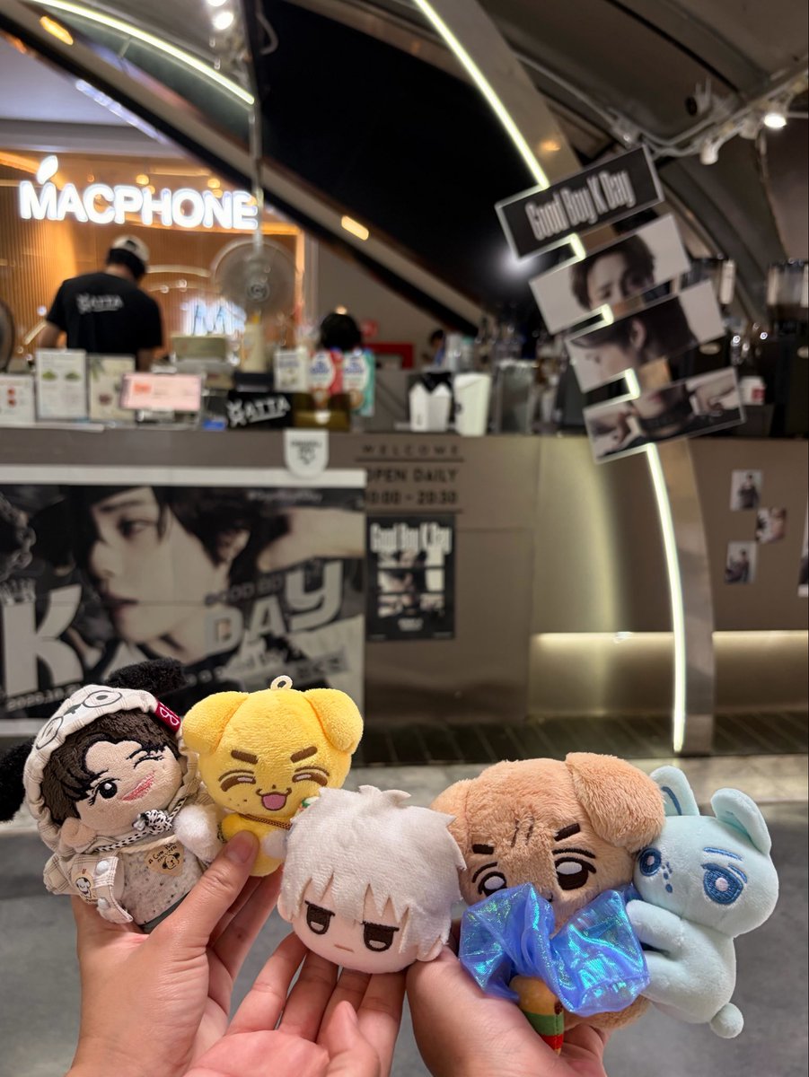 sudyxsudy's tweet photo. caffeine boost ☕️ k boost 👑 w/makipen
#GoodBoyKDay
#HAPPY_K_DAY #andTEAM_K https://t.co/6FmmO6wZjG