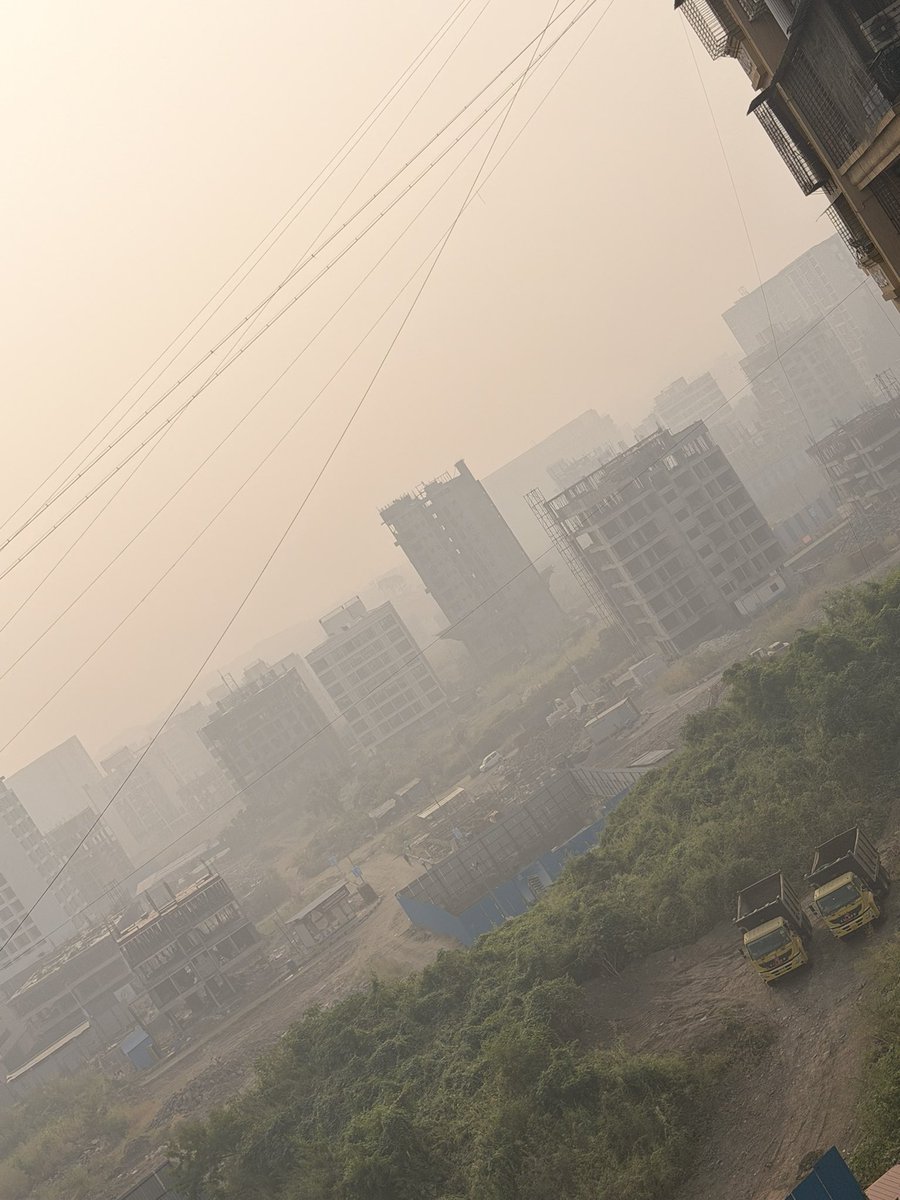 KamleshBadxakd's tweet photo. @mpcb_official @CIDO_Maharashtra @NMMConline

Severe air pollution in #Ulwe, Navi Mumbai! This photo shows heavy dust and haze around construction sites, raising serious concerns about the air residents breathe every day. https://t.co/JIAfzu6ATi