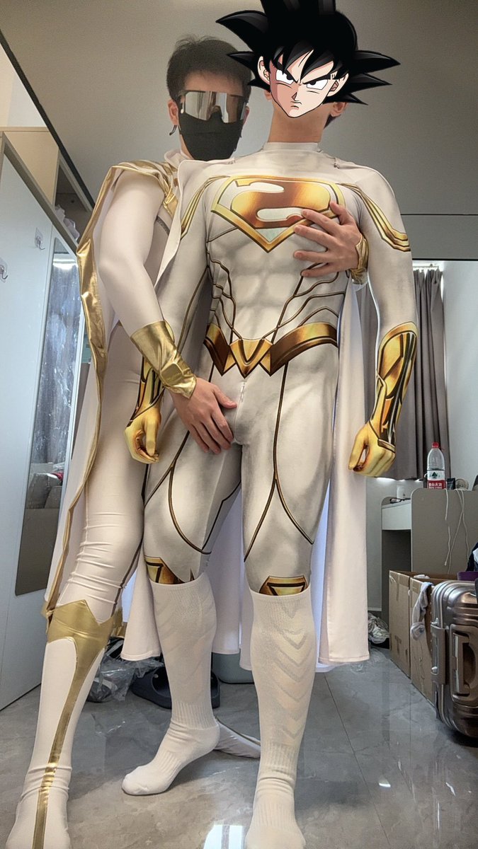 zhihaokeeper's tweet photo. 白超二选一哦
另一位白超@hereisnotdaniel 
#超人 #superman #sm #超人战败 https://t.co/4R8uMIthV1