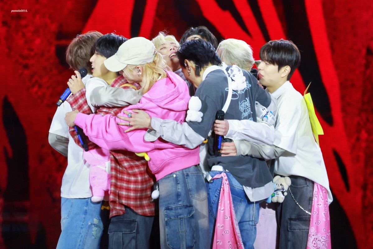 hjspopbase's tweet photo. 🚨 VOTES RESET 

Let’s make sure #HAN and the boys win another Daesang this year 

1 RT = 1 VOTE 🗳️ 
1 COMMENT = 1 VOTE 🗳️ 
🔁 = 2 VOTES 🗳️ 

I Vote #strayKids for #2026MAMAVOTE https://t.co/uKu5GBycHA