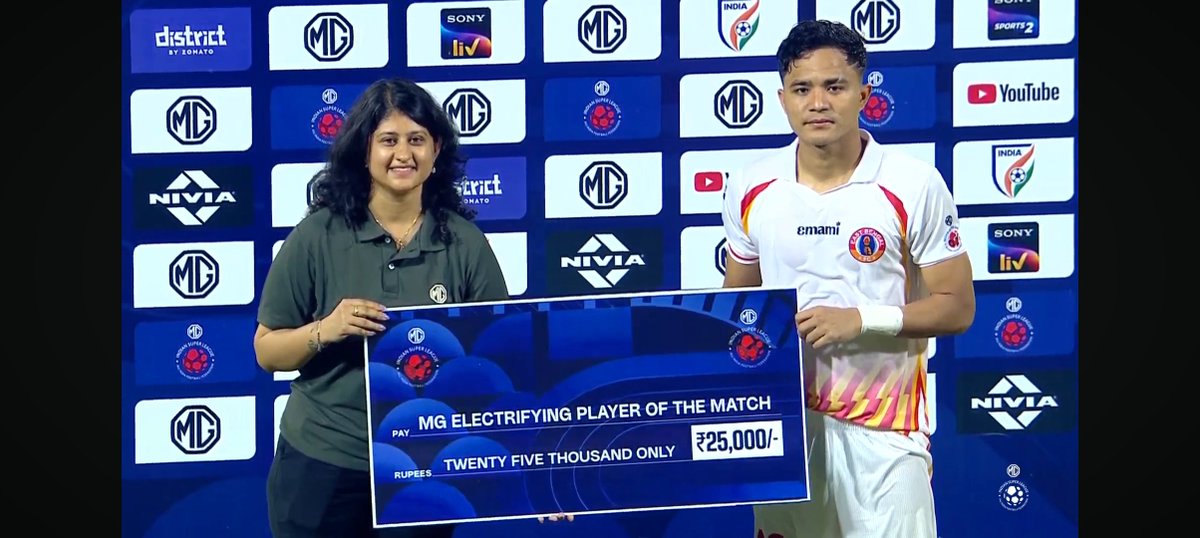 Sidharth_World_'s tweet photo. Defending champions East Bengal FC 🇮🇳 kick off their campaign in style with a commanding 4-0 win over newly promoted side Churchill Brothers SC 🇮🇳, who had started their campaign with a victory, Dani Ramirez opened the scoring inside the first two minutes,

(1/3)

#CBSCEBFC https://t.co/wqy1mS6Gxj