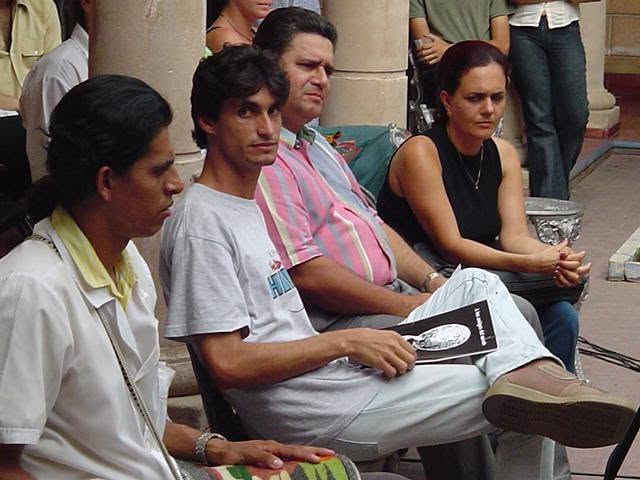 escambraycu's tweet photo. Entre décimas, sonetos y cuartetas compuestas por el abuelo materno creció Lázaro Elizardo Castilla Pérez. En su Yaguajay querido, tierra fértil para la poesía, oyó la musicalidad guajira de la improvisación. #SanctiSpíritusEnMarcha #CubaEsCultura

https://t.co/qvC4fwSoct https://t.co/kzqVm6Xzg9