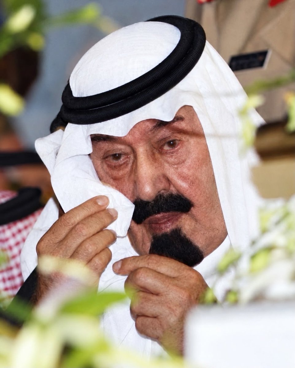 jk4qhe's tweet photo. الي يحبه يضع له قلب ❤ ويترحم عليه 🤲🏼
#الملك_عبدالله_بن_عبدالعزيز https://t.co/2bQU71Eakp